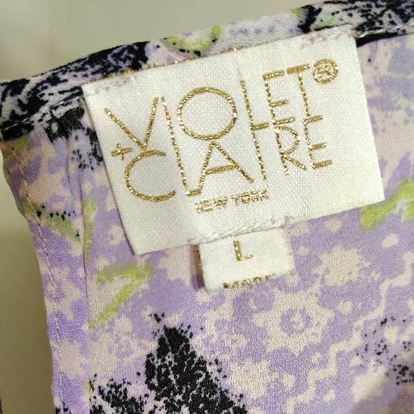 Violet & Claire Purple Flutter Sleeve Graphic Blouse - Picture 3 of 7